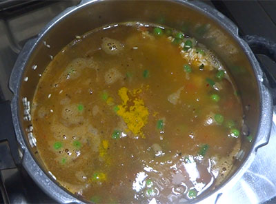 water and turmeric for akki usli or akki uppittu