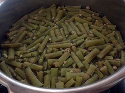 cooked long beans for alasande hudi haki koddel or sambar