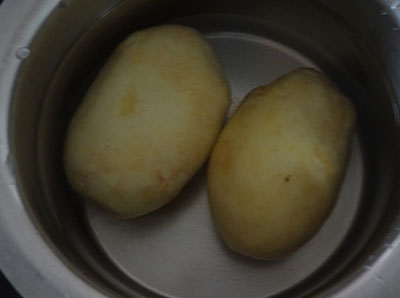 peeled potatoes for potato chips or alugadde chips