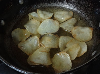 frying potato chips or alugadde chips