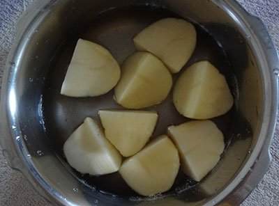 cooking potato for aloo or alugadde mosaru bajji