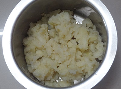 mashed potato for aloo or alugadde mosaru bajji