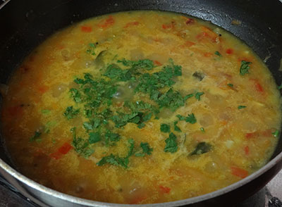 coriander leaves for potato sagu or aloo sagu