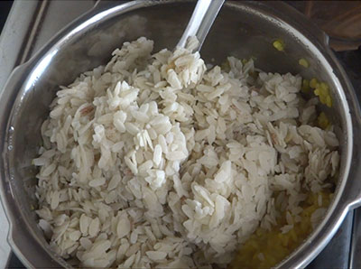 rinsed beaten rice for avalakki sweet pongal or sihi huggi