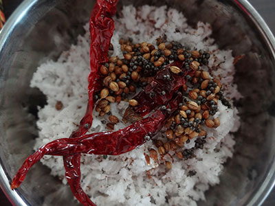 grinding masala for avarekalu basale soppu sambar