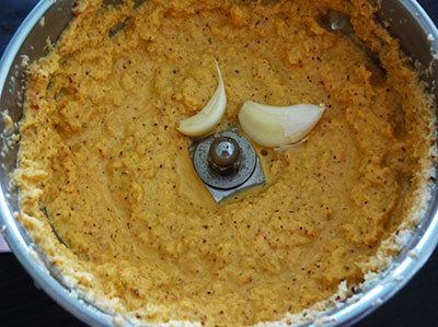 garlic for avarekalu basale soppu sambar