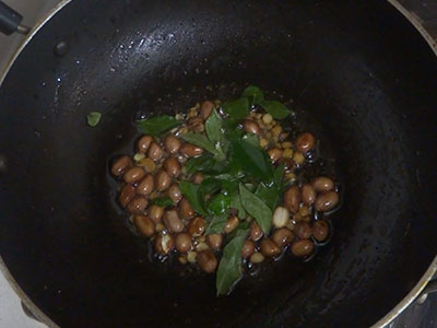 turmeric and curry leaves for avarekalu bath or avarekalu rice