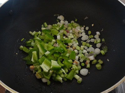 onion and capsicum for baby corn manchurian sauce