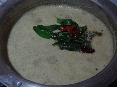 tempering for badanekai hasi masale huli or brinjal sambar