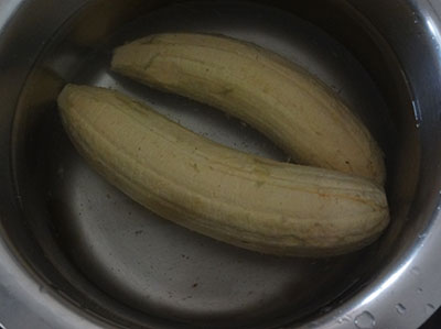 peeled bananas for banana chips or balekai chips