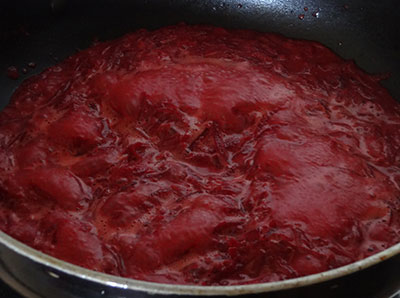 boil carrot and milk for beetroot halwa