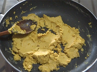 roasting gram flour with ghee for besan ladoo or besan unde