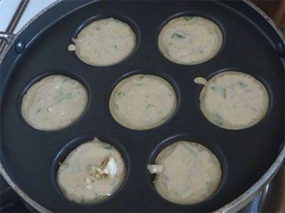 pour batter for making bread paddu or appe