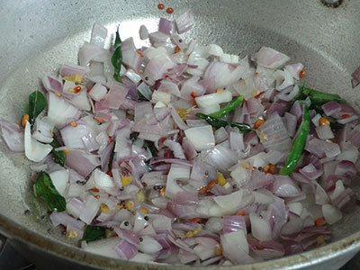 roast broken wheat for godhi kadi uppittu or broken wheat upma