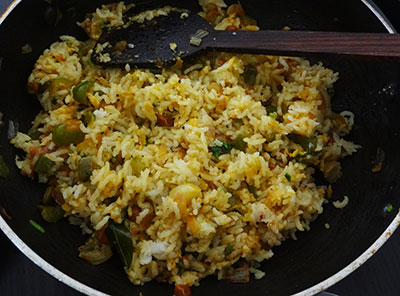 mixing capsicum rice or capsicum bath