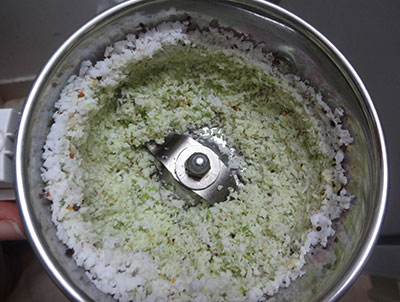 grinding coconut for lemon rice