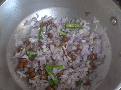 curry leaves, green chili and onion for chitranna or lemon rice
