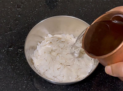 grinding rice and dal for coconut dosa or tenginakayi dose