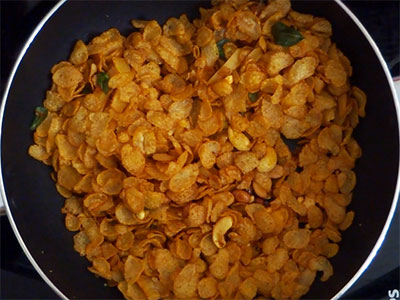 hisukida avarekalu or beans for corn flakes mixture or cornflakes chivda