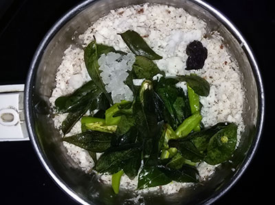 grind curry leaves and coconut for chutney for idli or dosa