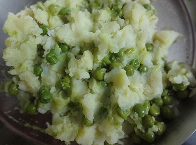 mashed potato and green peas for cutlet or potato peas cutlet