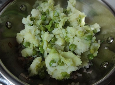 potato and green peas for cutlet or potato peas cutlet