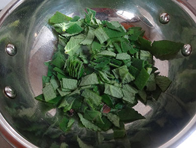 chopped leaves for doddapatre thambli or tambli