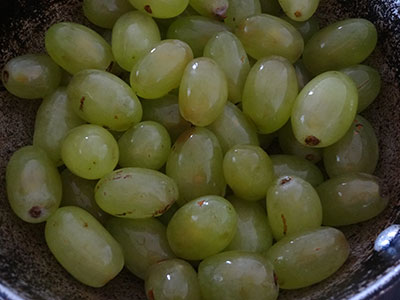green grapes for drakshi hannina sasive or grapes curry