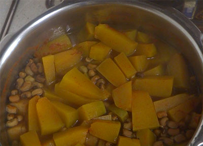 cooked vegetables for erissery or pumpkin curry