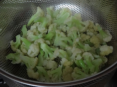 blanching cauliflower for gobi manchurian