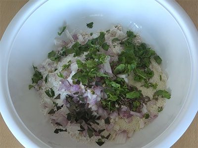 curry leaves and coriander leaves for godi dose or atta dosa