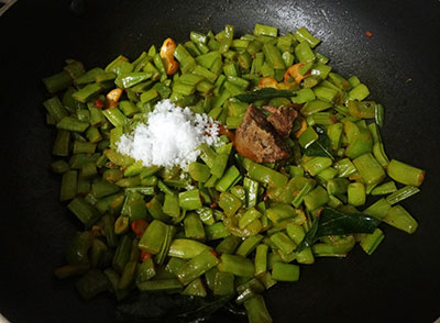 salt and jaggery for gorikayi rice bath