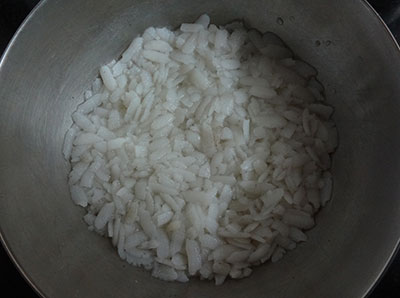 rinse and soak beaten rice or poha for guliyappa or paddu