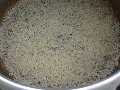 rinsing rice for halu payasa or rice kheer