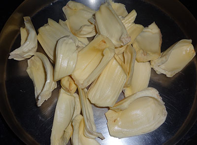 raw jackfruit for halasinakai chips or raw jackfruit chips