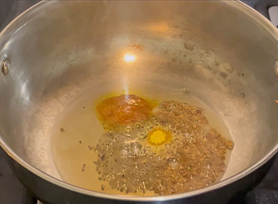 turmeric and asafoetida harive soppina chutney or dantina soppu bajji