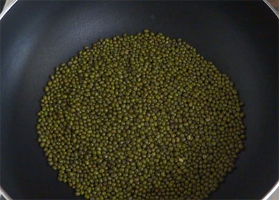 roasting green gram for hesaru kaalu juice or green gram juice