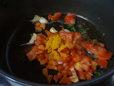 tomato for hunase thokku saaru or rasam