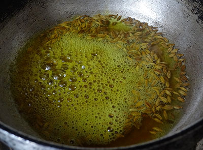 turmeric powder and asafoetida for hunasekai thokku or hunase thokku