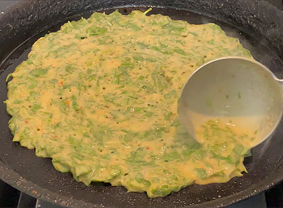 making menthe soppu dose or methi leaves dosa