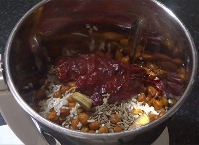 red chillies, ginger and cumin seeds for kadalekalu dose or kala chana dosaa