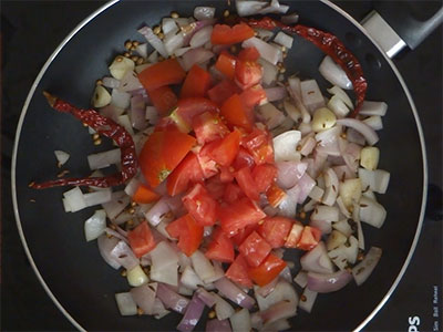 fry tomato for kadlekalu saru or kadle kaalu sambar