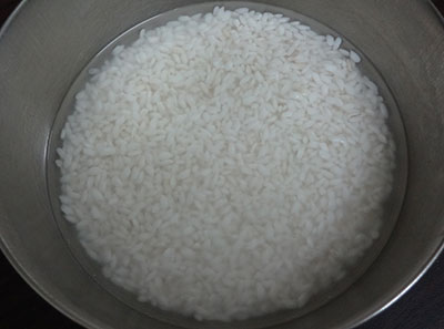 rinse and soak the rice for athrasa or kajjaya