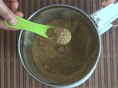 grinding kashaya powder or kashaya pudi