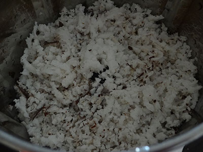 grind coconut for majjige huli or huli melara