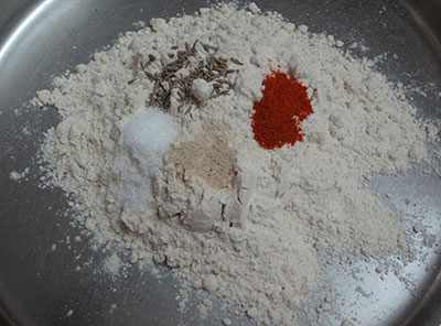 wheat flour and spices for menthe kadubu