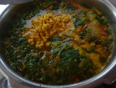 cooking menthe soppina palle or methi dal