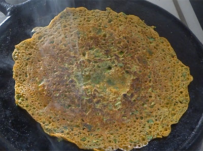 making menthe soppu dose or methi leaves dosa