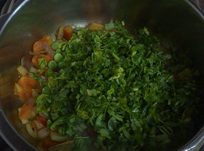 methi leaves for methi pulao or menthe soppina pulav