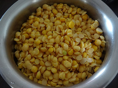 rinse and soak toor dal and channa dal for nuchinunde or nucchinunde